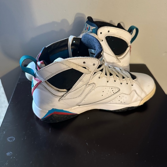 Jordan 7s size 9 - Picture 4 of 5